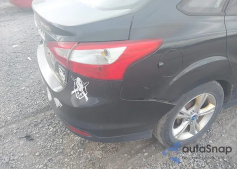 2014 Ford Focus Se z USA, uszkodzony, nr VIN 1FADP3F22EL141428